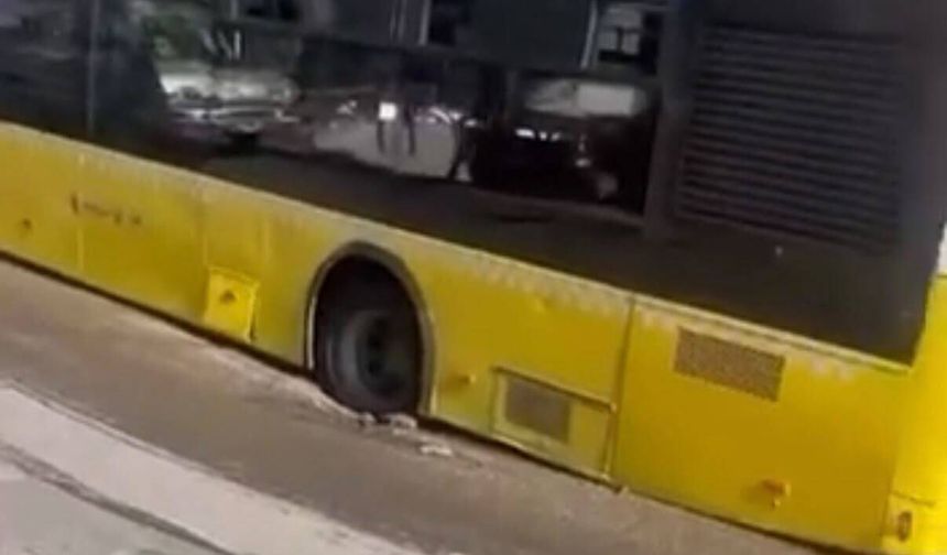 Maltepe’de asfalt çöktü; İETT otobüsü çukura düştü