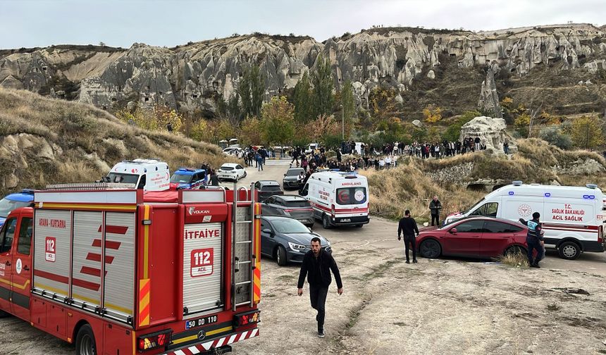 Kapadokya'da peribacası çöktü: Ölü ve yaralılar var