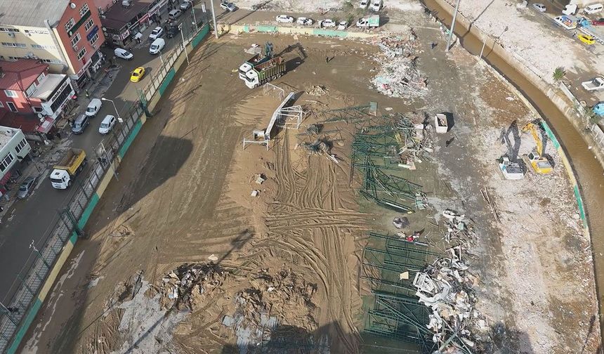 Ayazağa Atatürk Stadı’nın yıkım sonrası son hali havadan görüntülendi