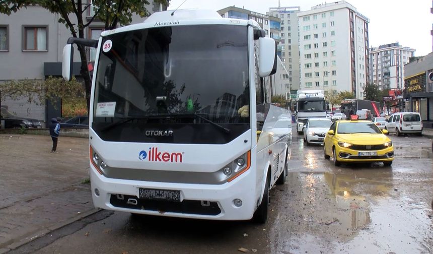 Tuzla’da servis minibüsleri sular altında kaldı: 41 personel kurtarıldı