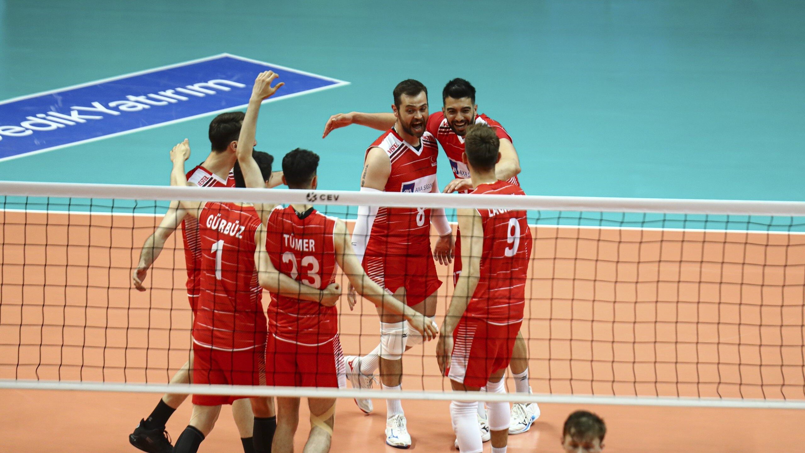 a-milli-erkek-voleybol-takimi-danimarka-karsisinda-galip-geldi (1)