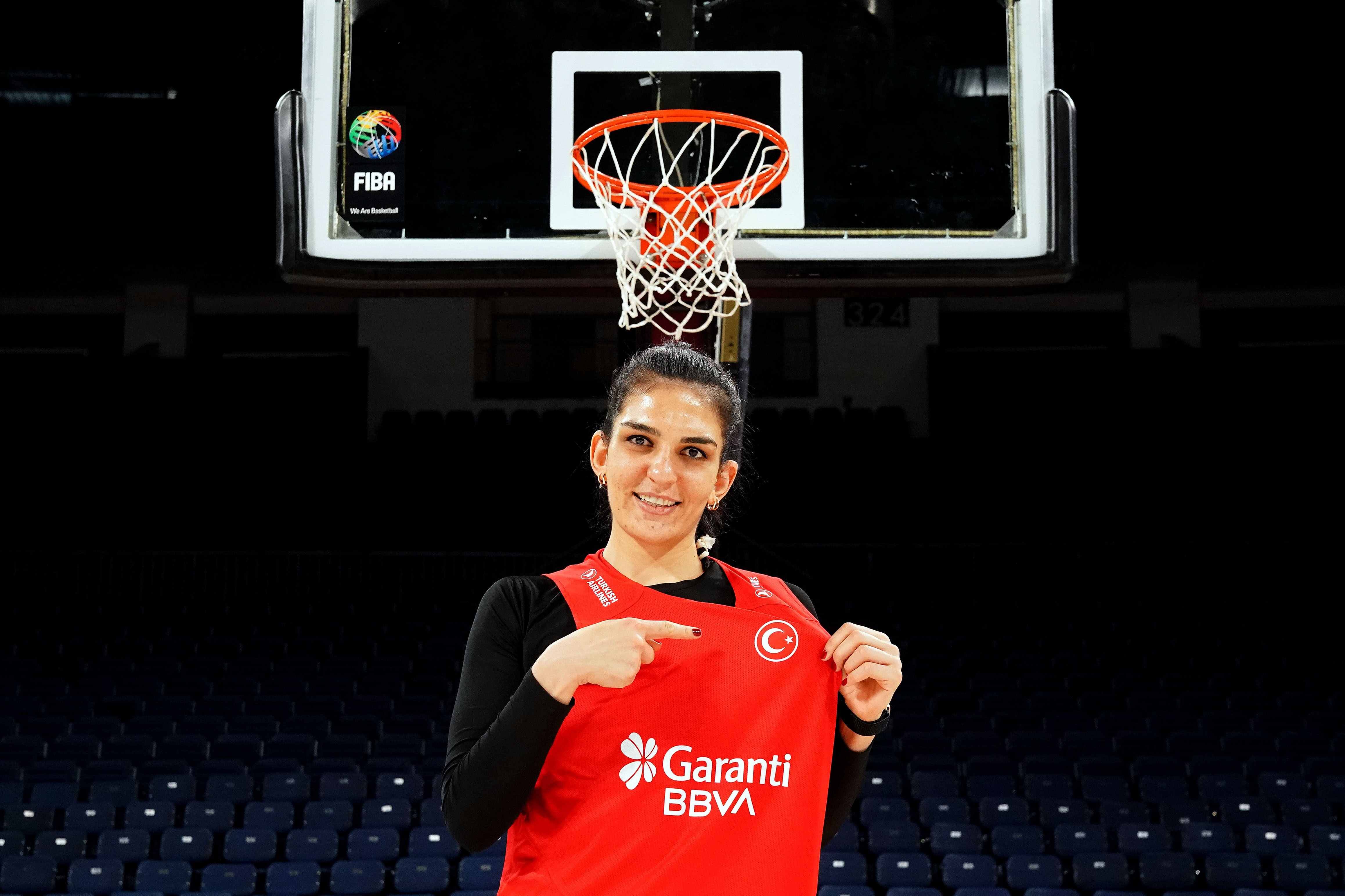 a-milli-kadin-basketbol-oyuncusu-esra-ural-topuz-sirbistan-maci-oncesi-konustu