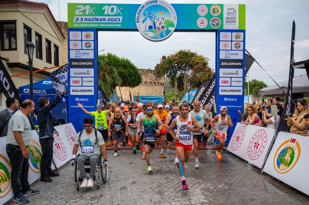 cesmedeki-salomon-yari-maratonunda-kazananlar-belli-oldu (1)