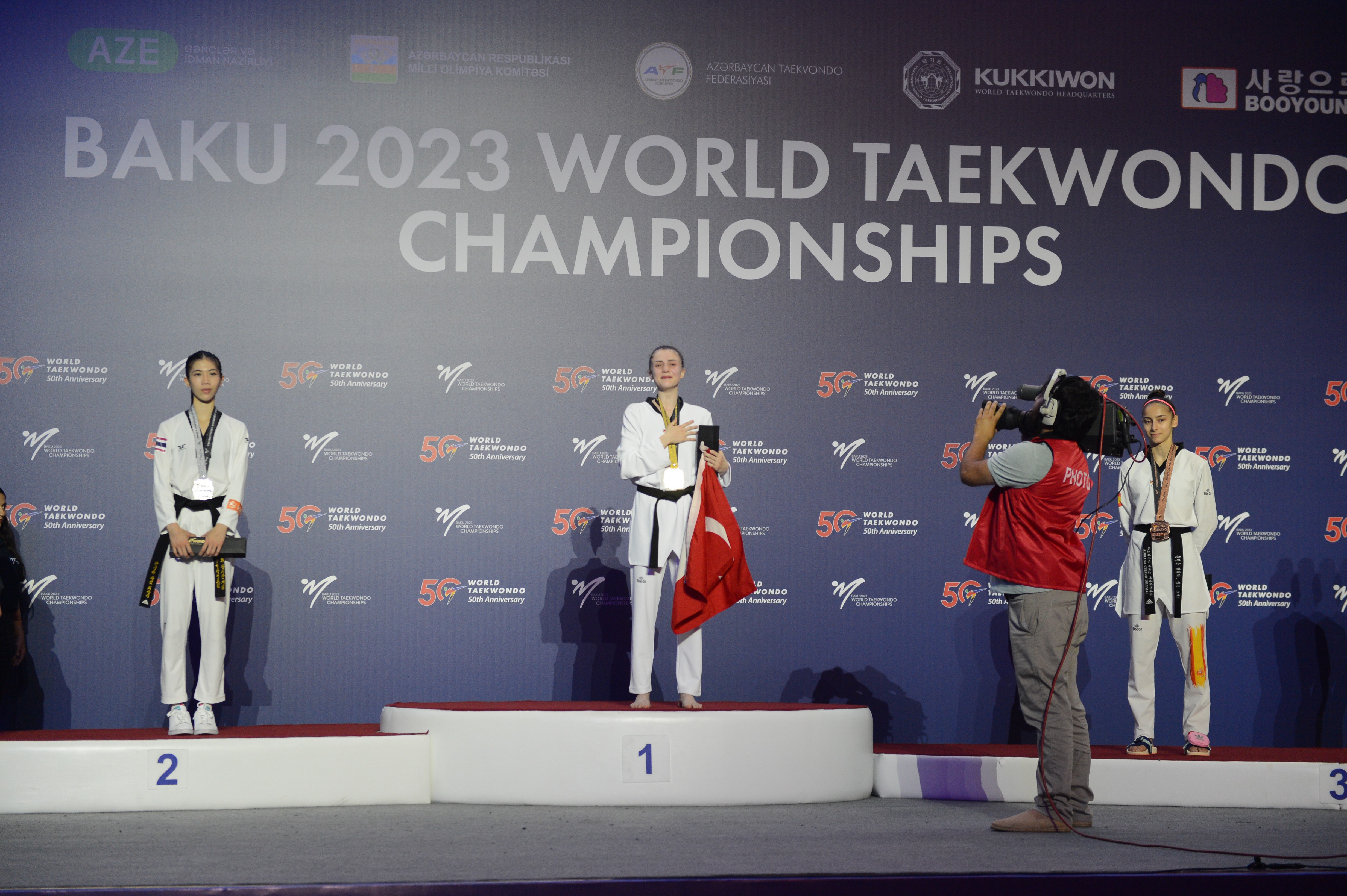 milli-tekvandocu-merve-dincel-azerbaycanda-dunya-sampiyonu-oldu (3)