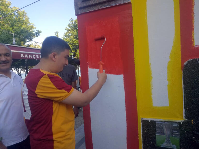 sarkoydeki-taraftar-cesmesi-galatasaray-in-renklerine-burundu (2)