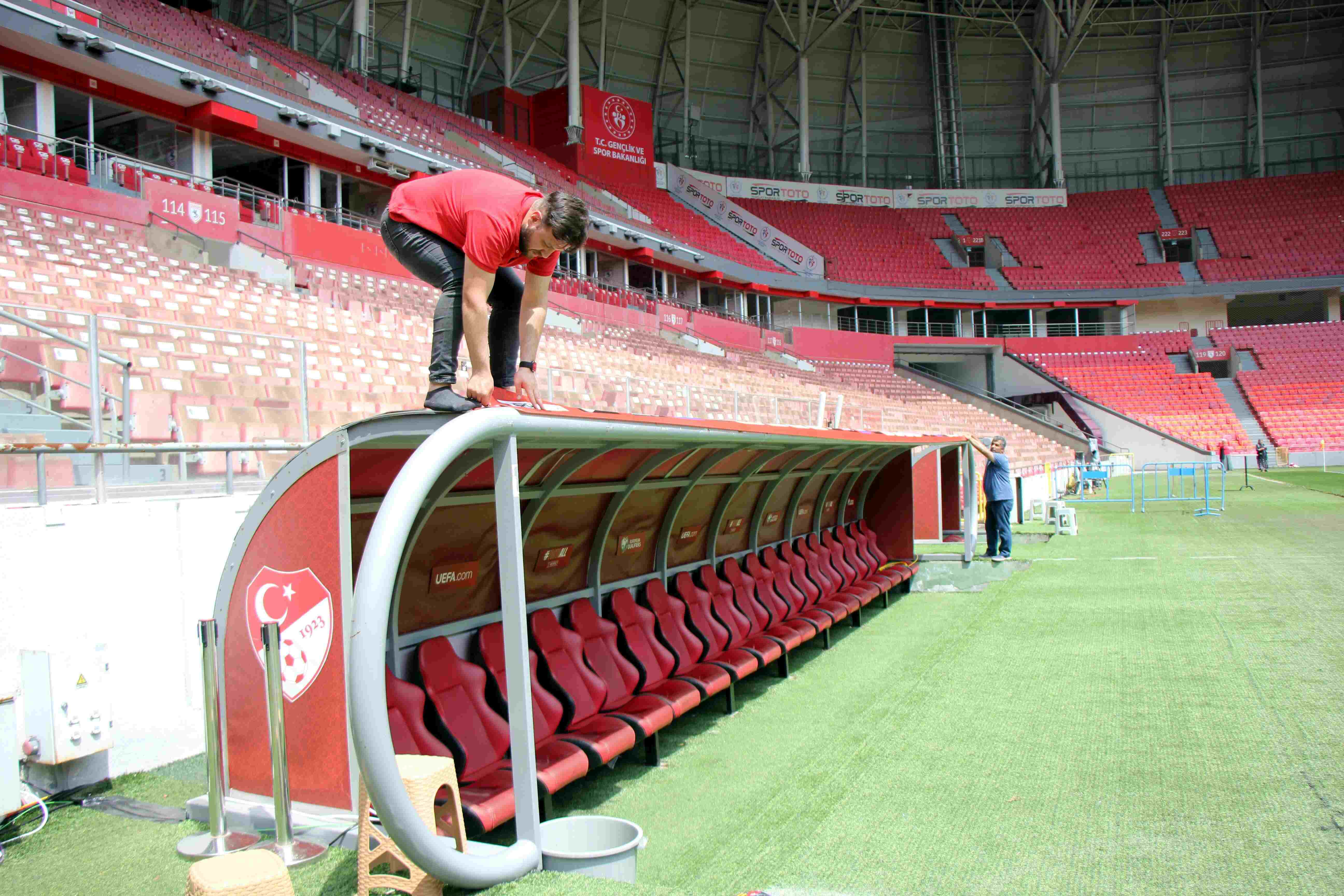 turkiye-galler-milli-maci-oncesi-samsunda-hazirliklar-tamamlandi (4)