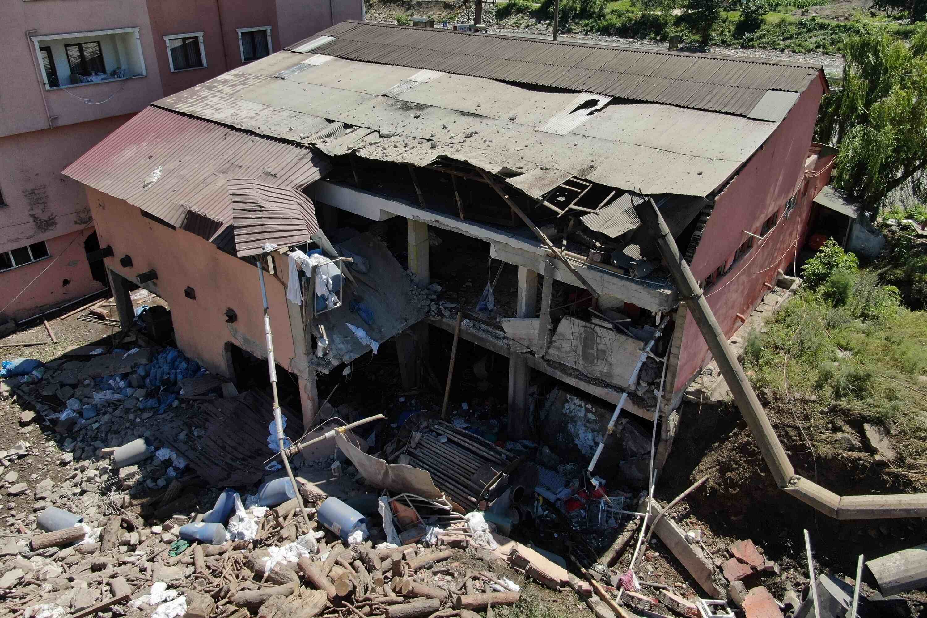 buhar-kazanindaki-patlama-sonucu-trabzonda-1-kisi-hayatini-kaybetti (2)