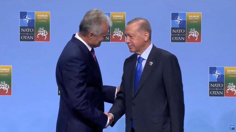 nato-liderleri-aile-fotograf-cekimi-gerceklestirdi (1)