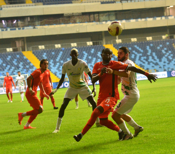 adanaspor-sanliurfaspor-macinda-yasananlar (1)