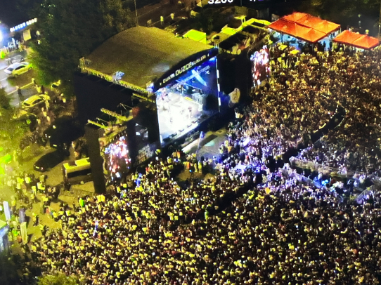 demet-akalin-duzcedeki-konseriyle-unutulmaz-bir-gece-yasatti (2)