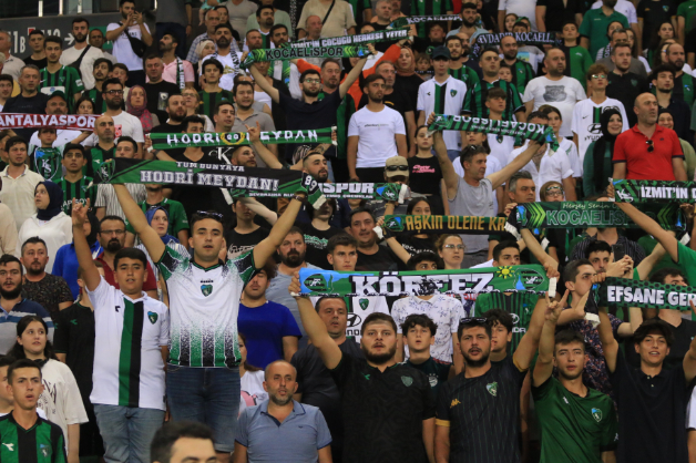 kocaelispor-pendikspor-ile-oynadigi-hazirlik-macini-2-1-kazandi (2)