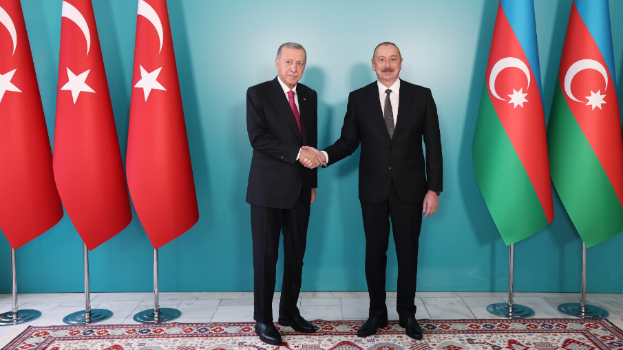 cumhurbaskani-erdogan-aliyev-gorusmesi-basladi (1)