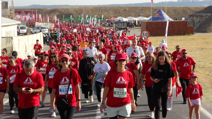 geliboludaki-maraton-icin-binlerce-sporcu-canakkaleye-geldi (1)