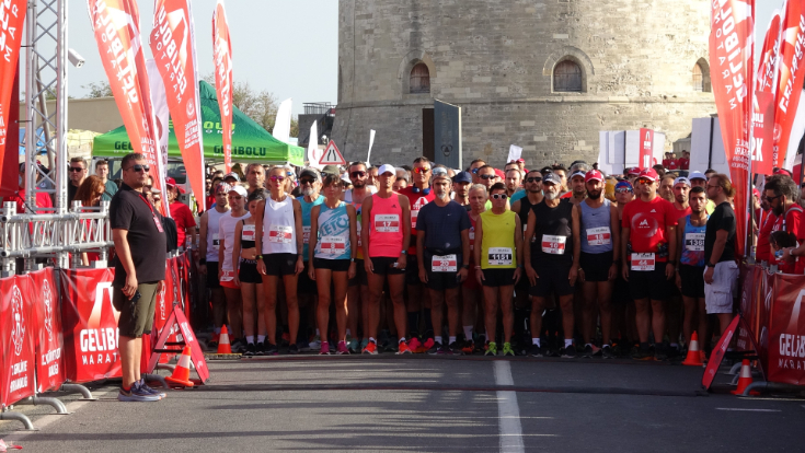 geliboludaki-maraton-icin-binlerce-sporcu-canakkaleye-geldi (3)