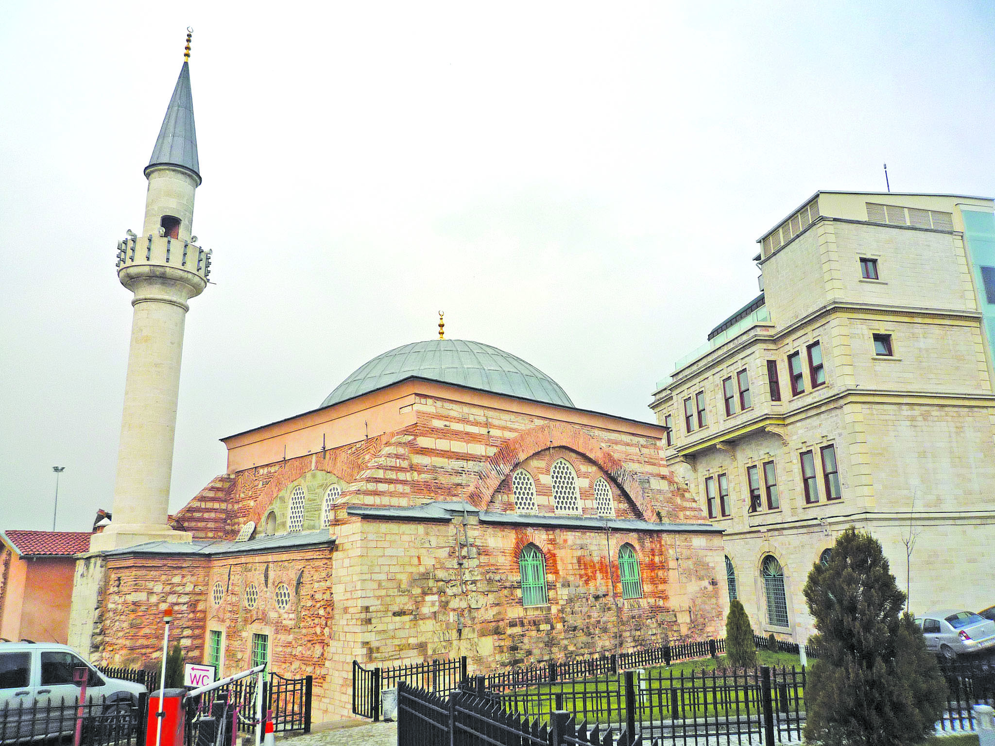 Ahi C╠Ğelebi Camii