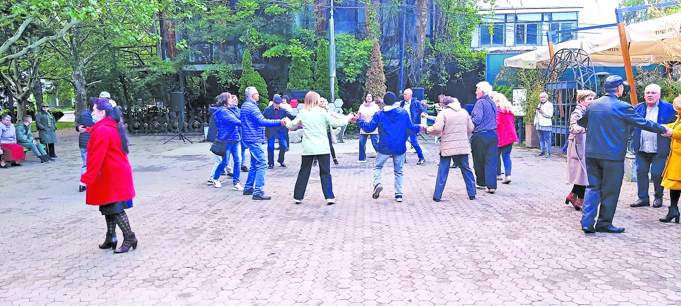 2 Stefan Cel Mare Park─▒ Halk Dans─▒ (1)