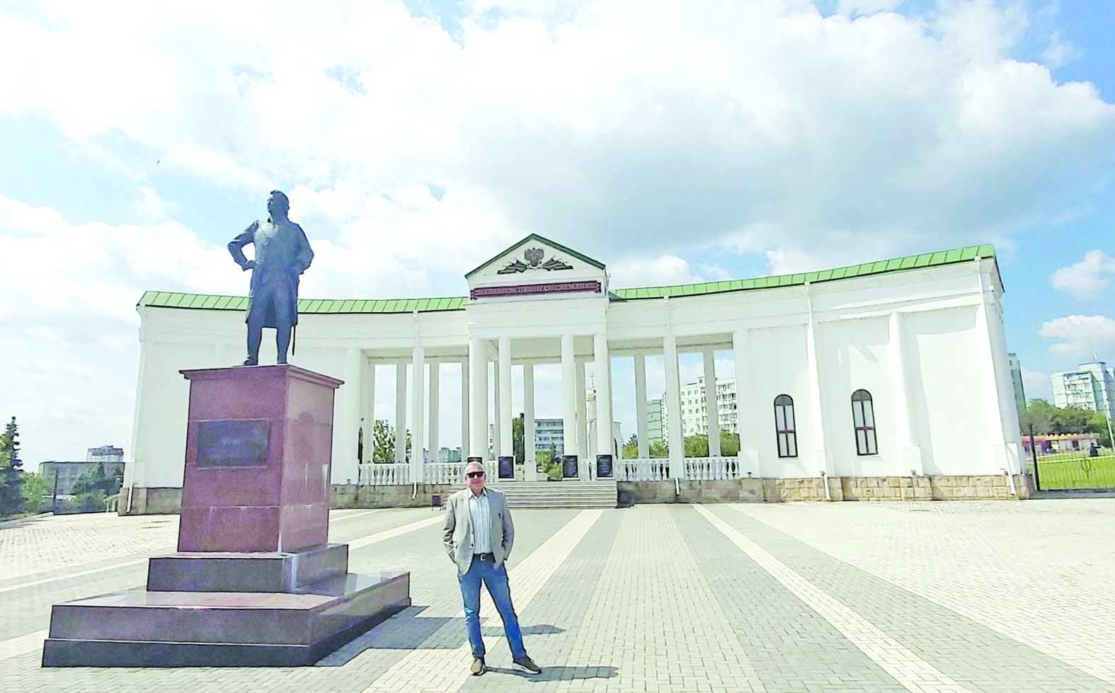 3 Grigory Potyomkin An─▒T─▒ Bender An─▒T─▒ S╠Şehitlik