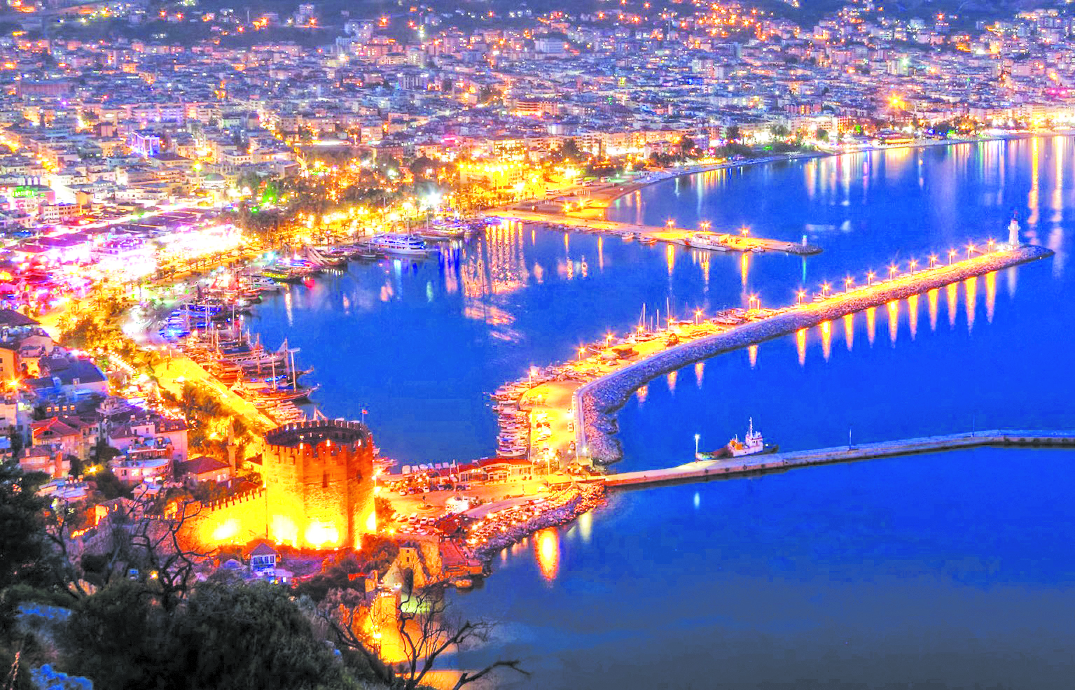 Burg und Hafen von Alanya – Nacht