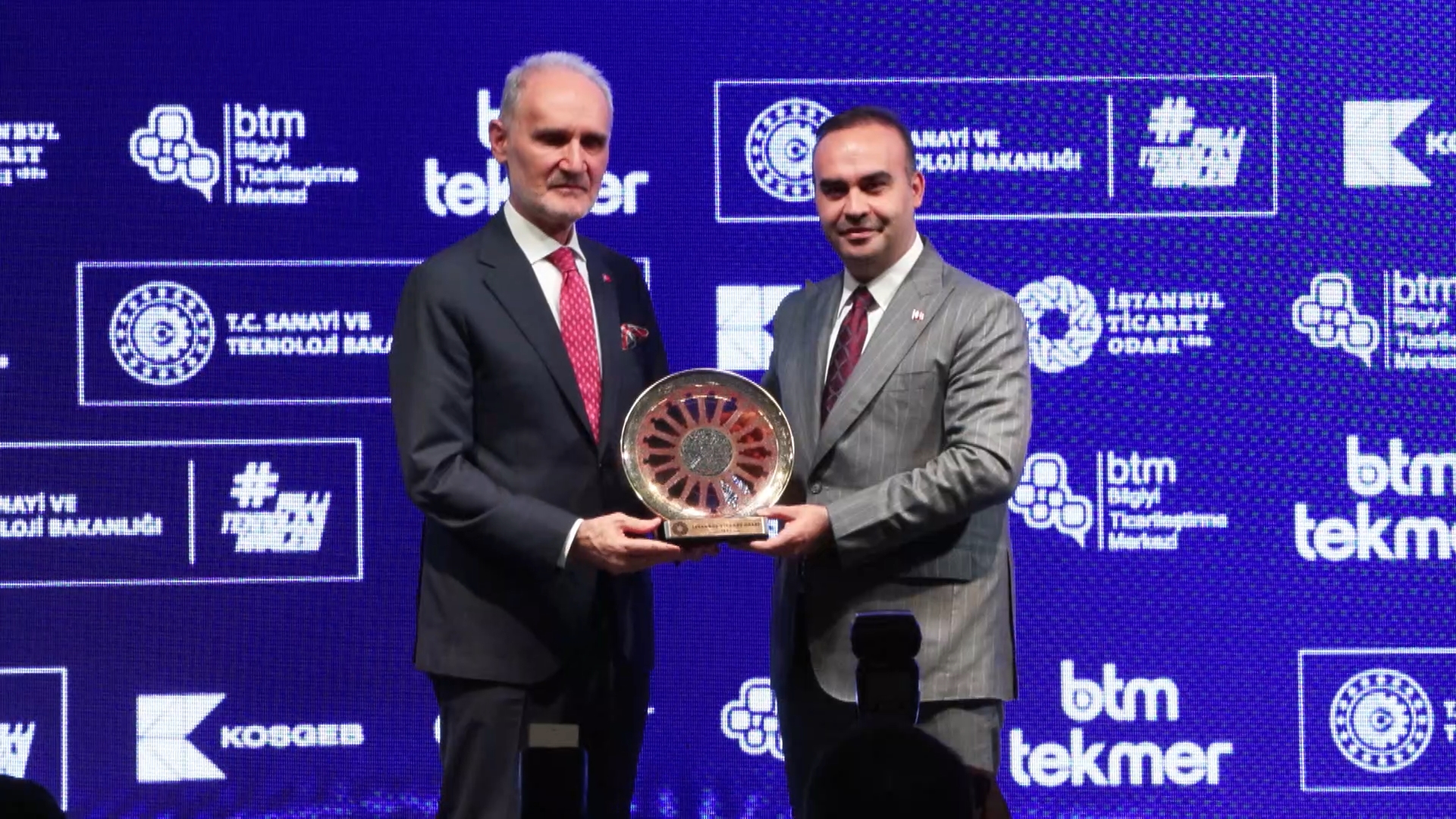 I S T A N B U L B A K A N K A C I R 48 A D E T K A A N S A V A 762266 224960