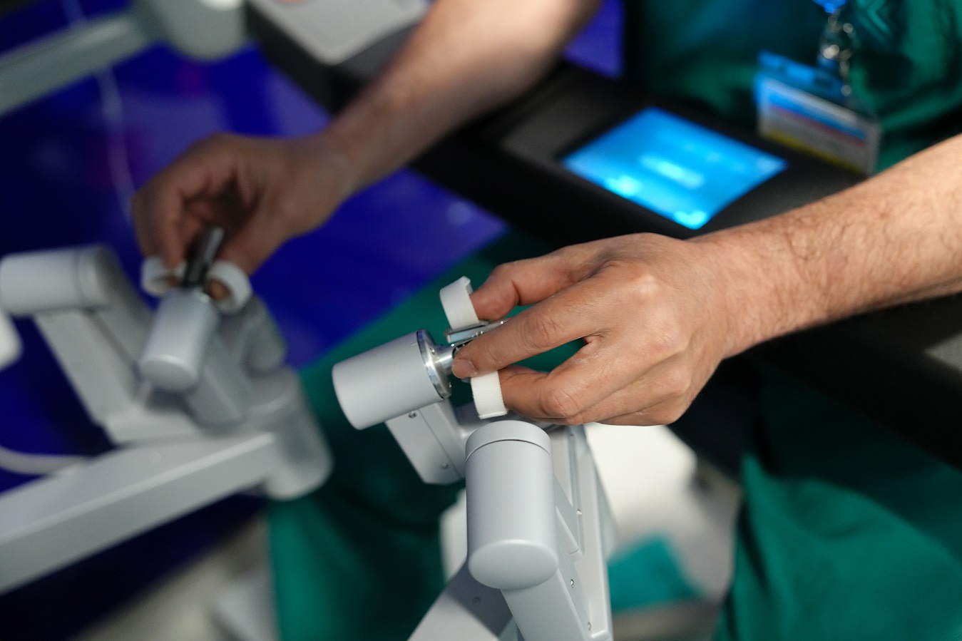 ‘ R O B O T D E S T E K L I C E R R A H I I Y I L E S M E S U R E S I 860330 255335