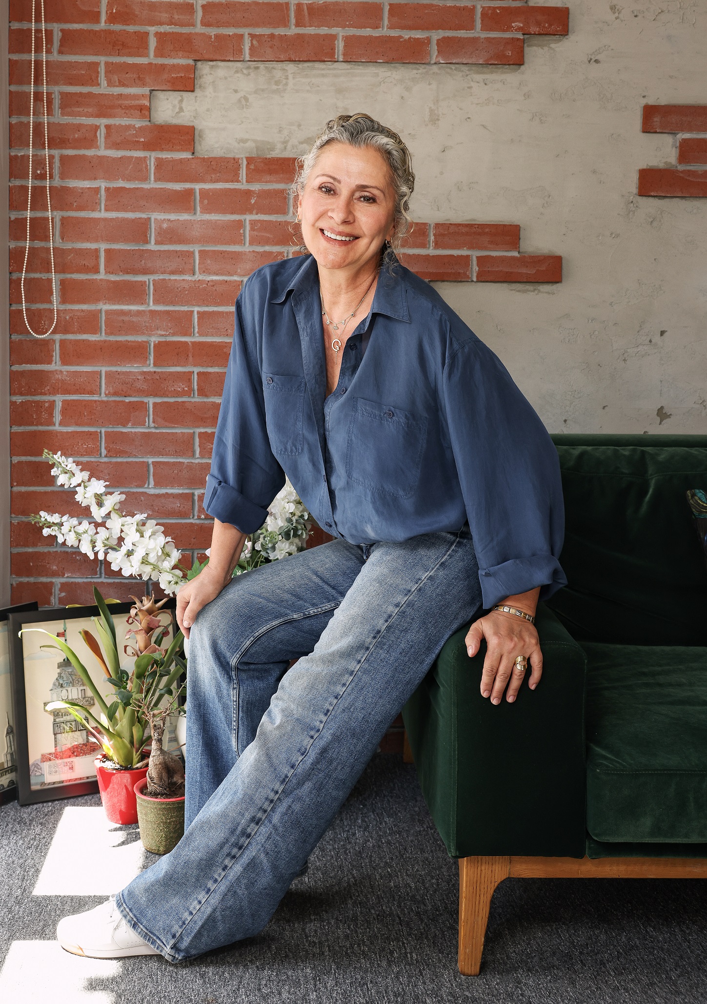 U Z A K S E H I R’ I N S A D A K A T’ I A L I Y E R O N A’ D A N A 862134 255958