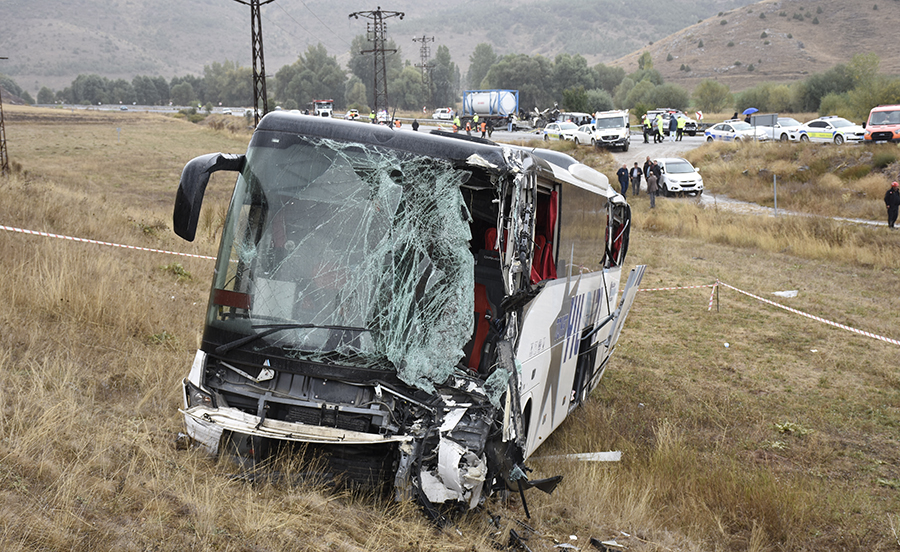 S I V A S T A Y O L C U O T O B U S U I L E T I R C A R P I S T I 940245 279193