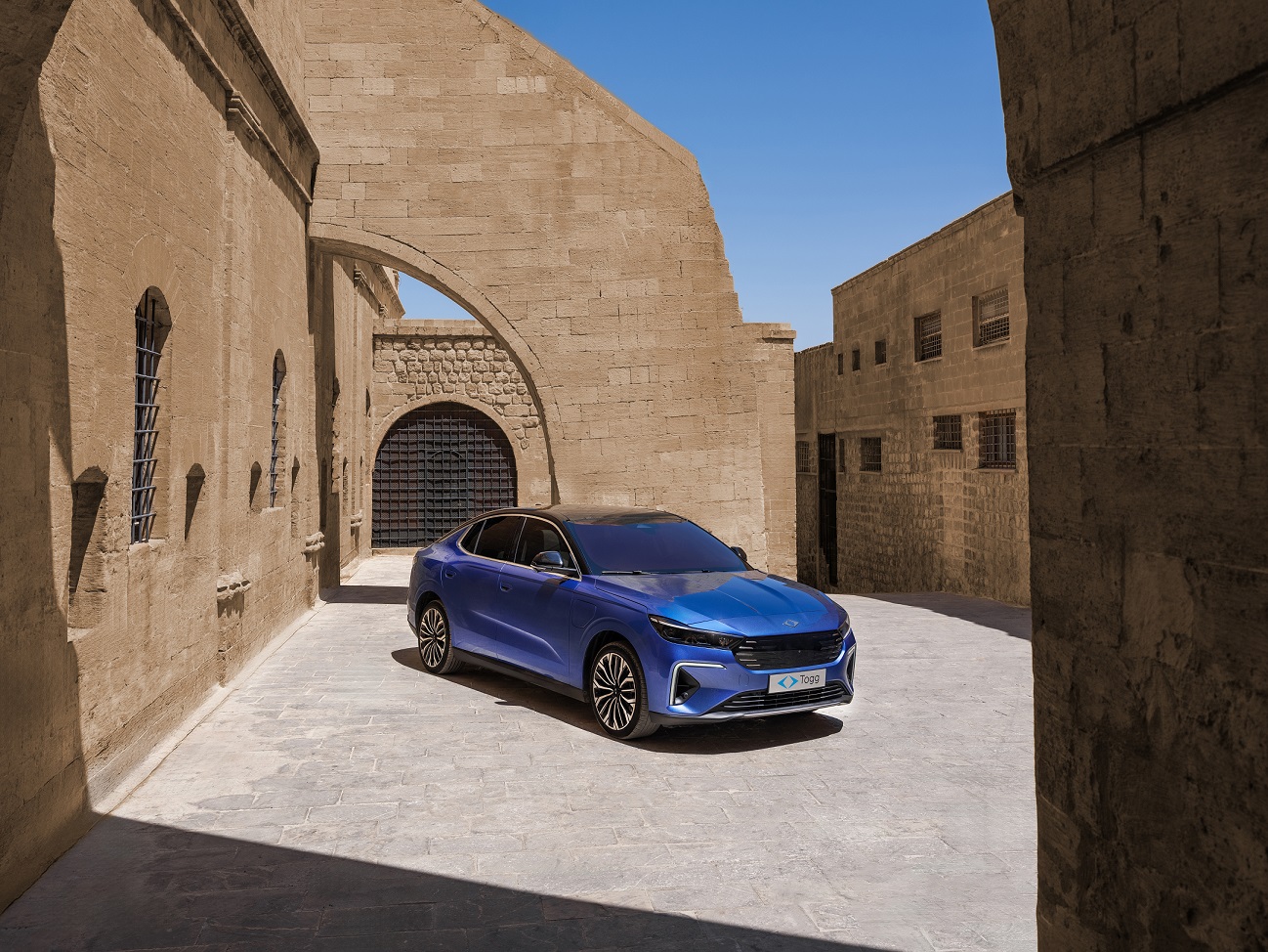 U Z A K S E H I R E F S A N E S I K A L D I G I Y E R D E N D E V A M 915620 272045