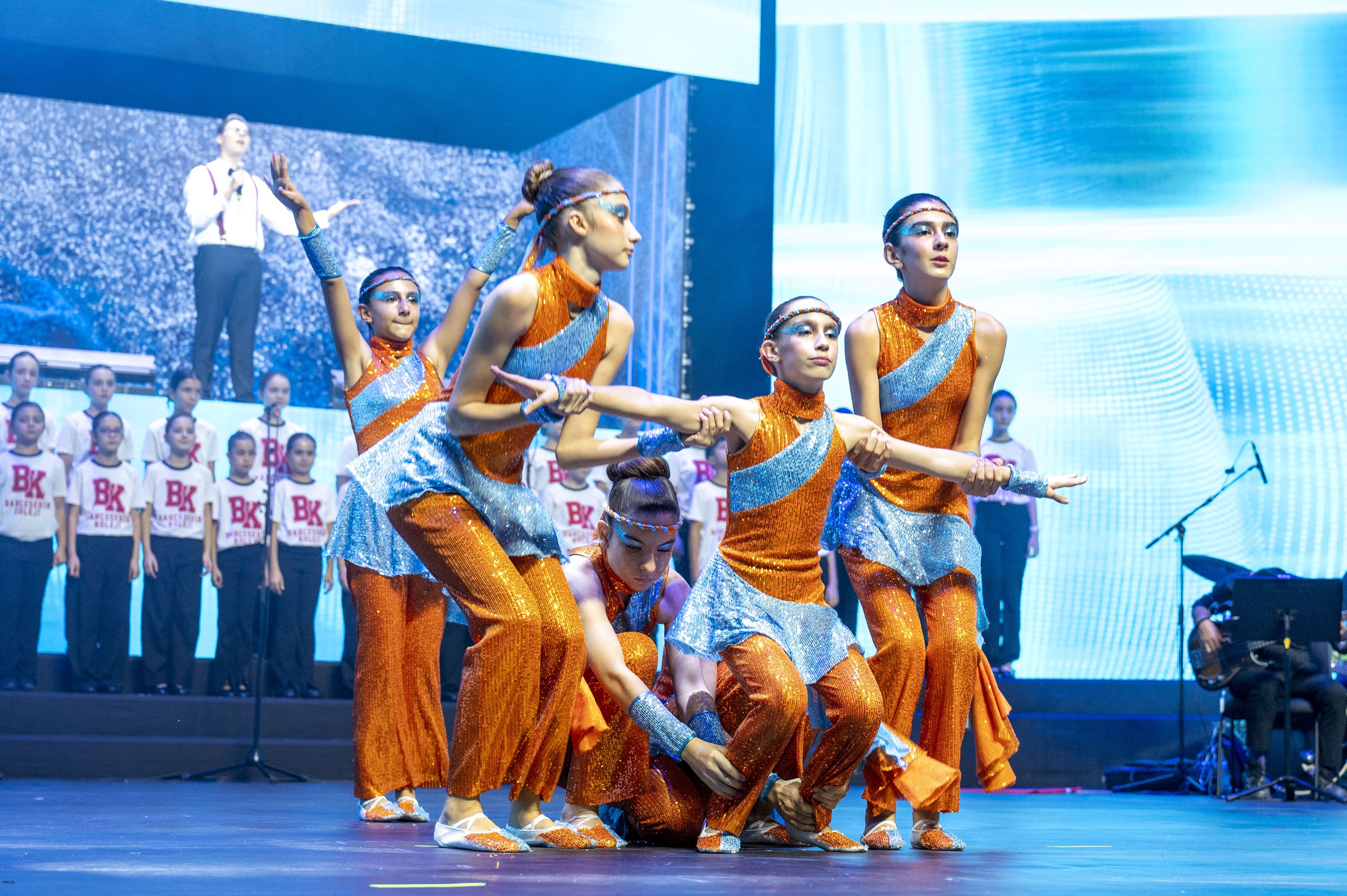 B A H C E S E H I R K O L E J I O G R E N C I L E R I C U M H U R I Y E T 984064 292134