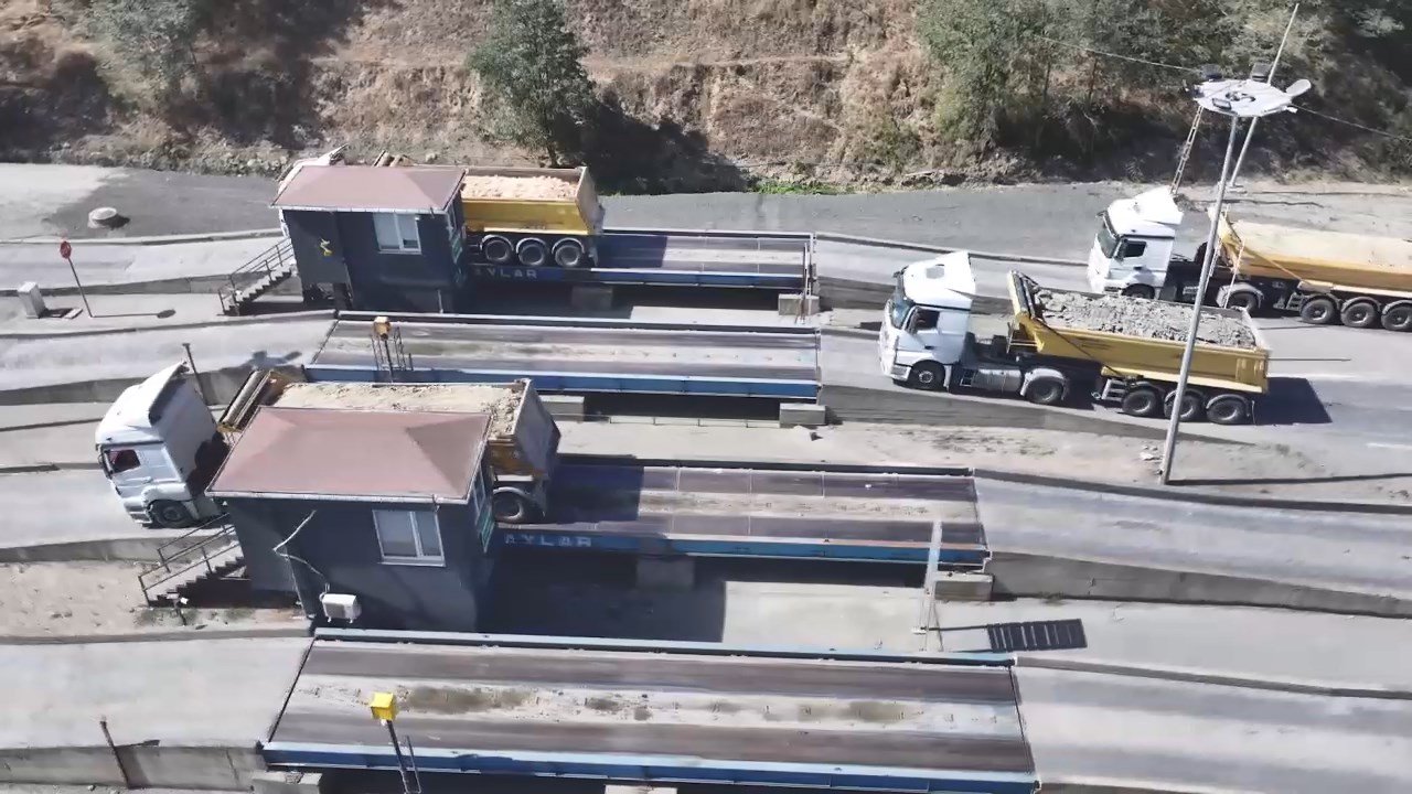 I S T A N B U L A R N A V U T K O Y D E H A F R I Y A T K A M Y O N L 941654 279623