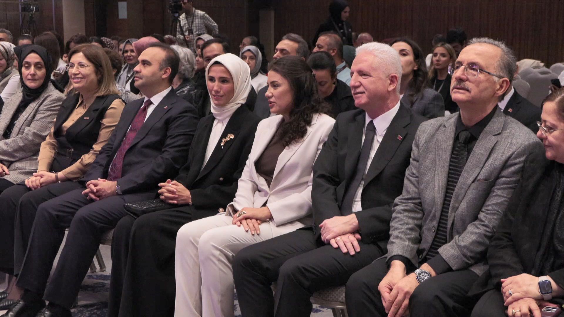 I S T A N B U L B A K A N K A C I R 202 B I N D E N F A Z L A 992547 294507