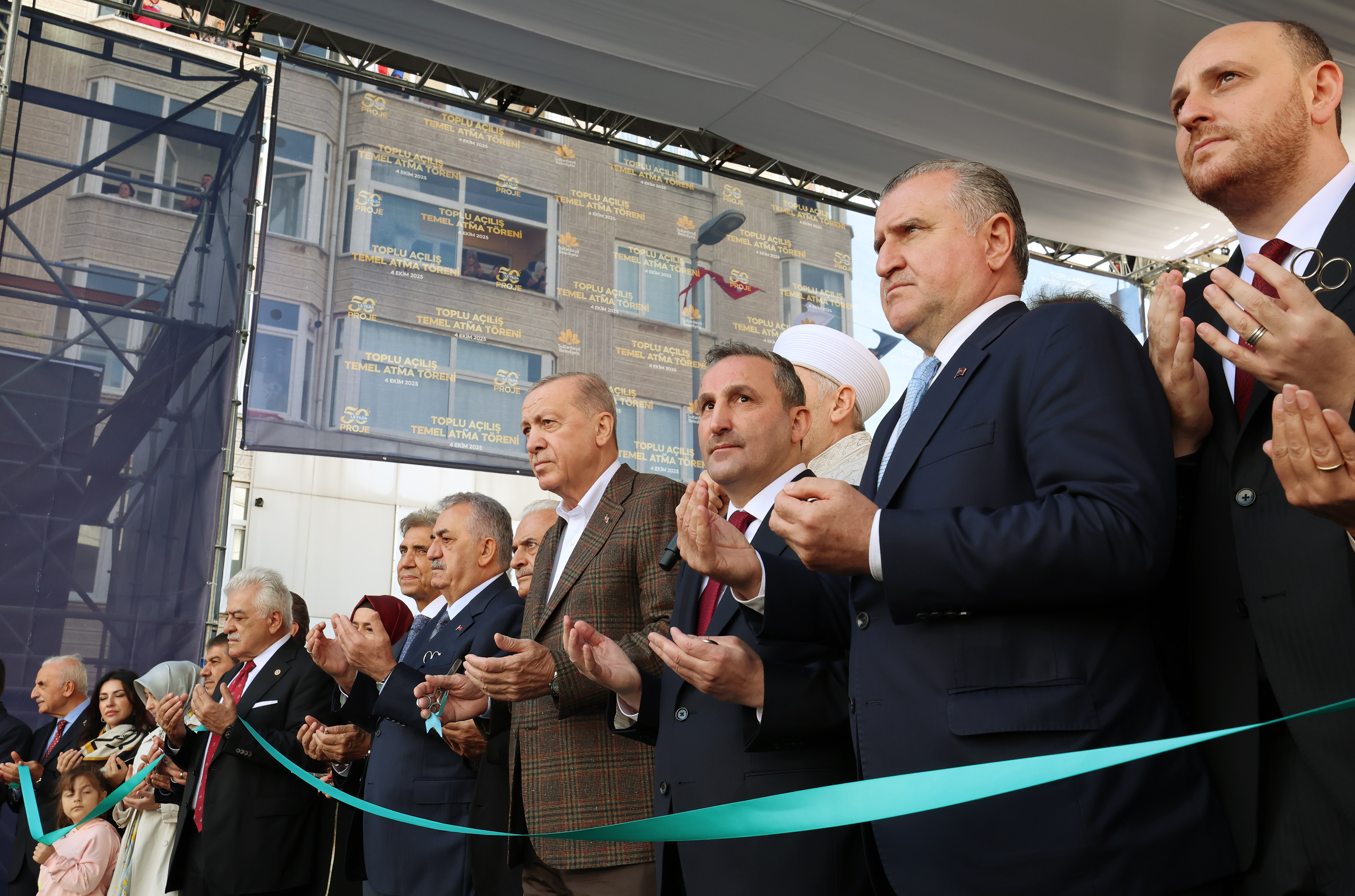 I S T A N B U L C U M H U R B A S K A N I E R D O G A N B O L G E M I 947383 281274