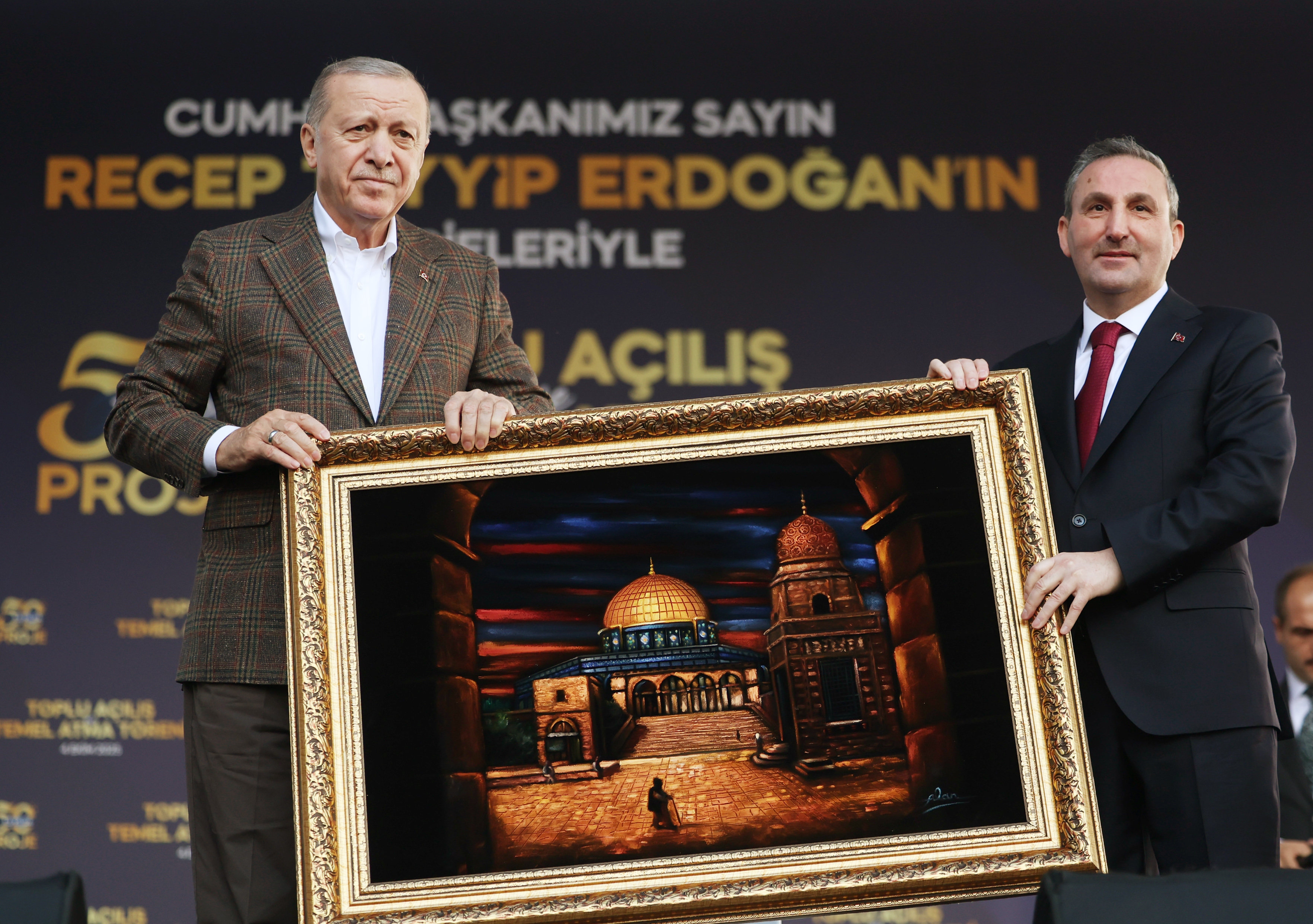 I S T A N B U L C U M H U R B A S K A N I E R D O G A N B O L G E M I 947388 281274