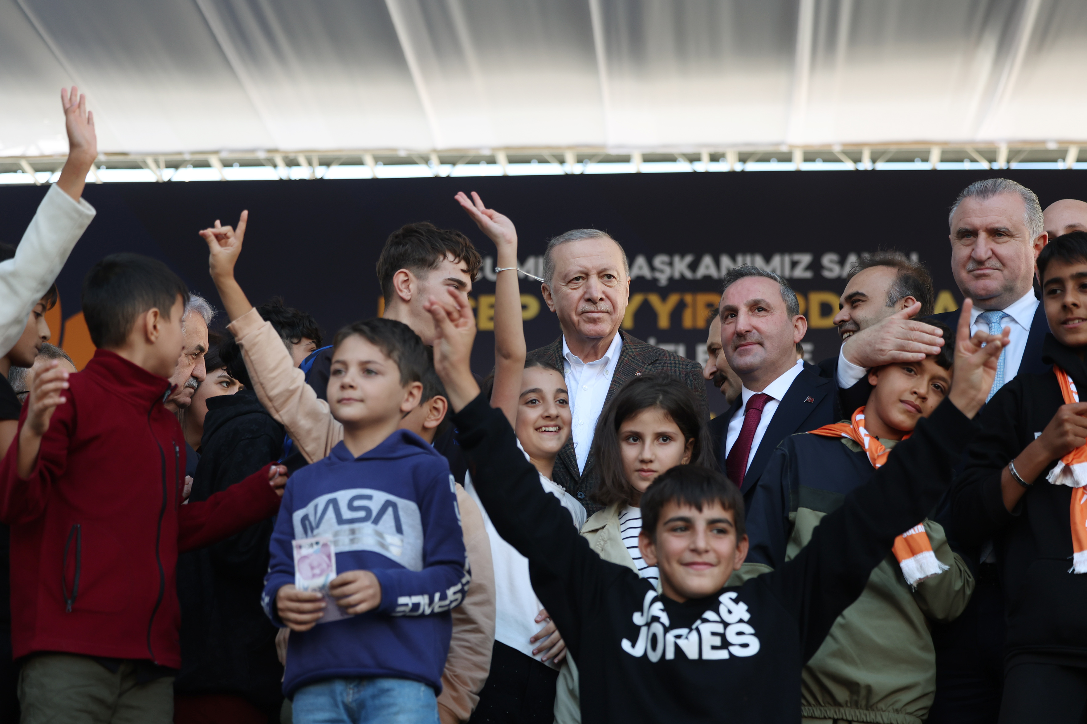 I S T A N B U L C U M H U R B A S K A N I E R D O G A N B O L G E M I 947391 281274