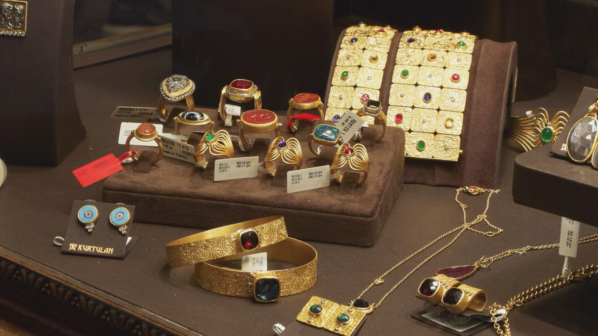 I S T A N B U L M U C E V H E R F U A R I N D A E N Y O G U N I 941854 279675