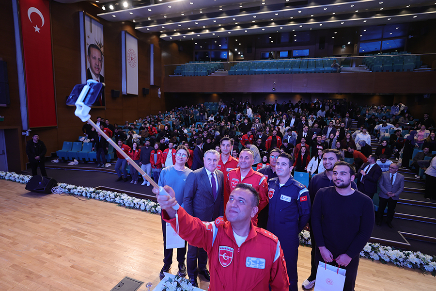 B A K A N B A K D U N Y A D A I H A V E S I H A T E K N O L O J I 1036174 307504