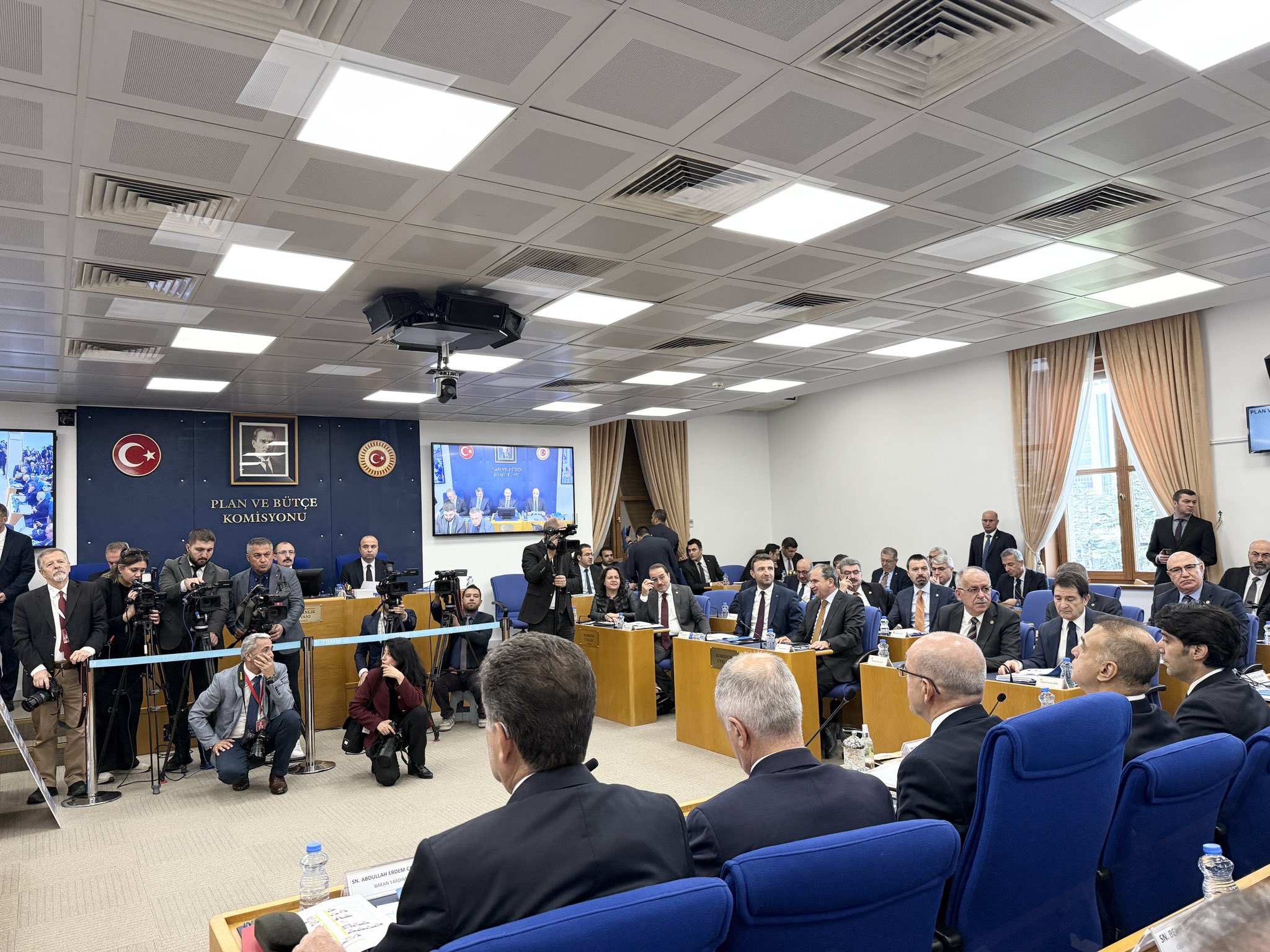 B A K A N S I M S E K V E R G I V E H A R C L A R D A K I G U N C E 1001661 297220