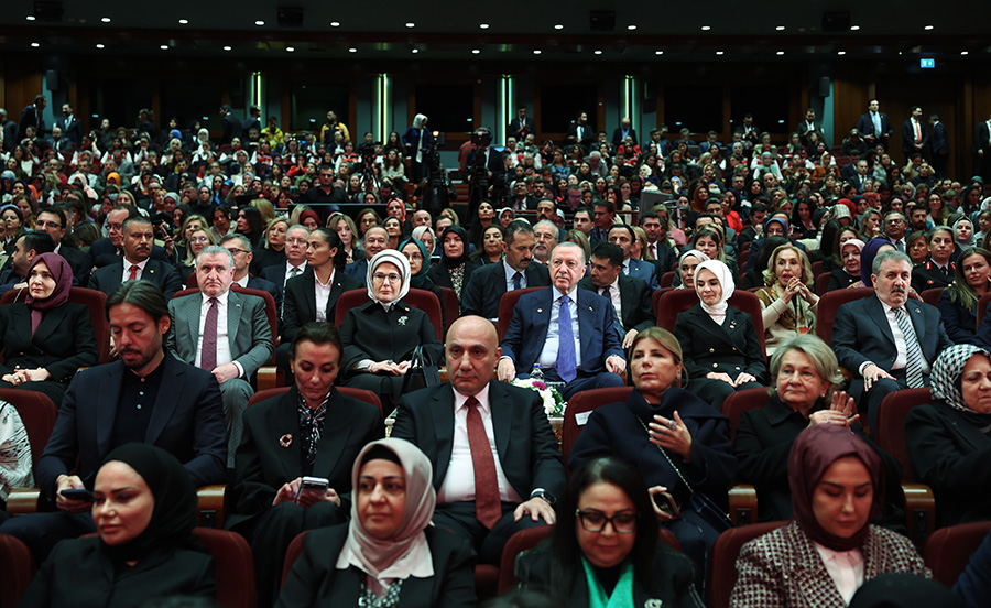 C U M H U R B A S K A N I E R D O G A N K A D I N A V E C O C U G A 1033015 306502