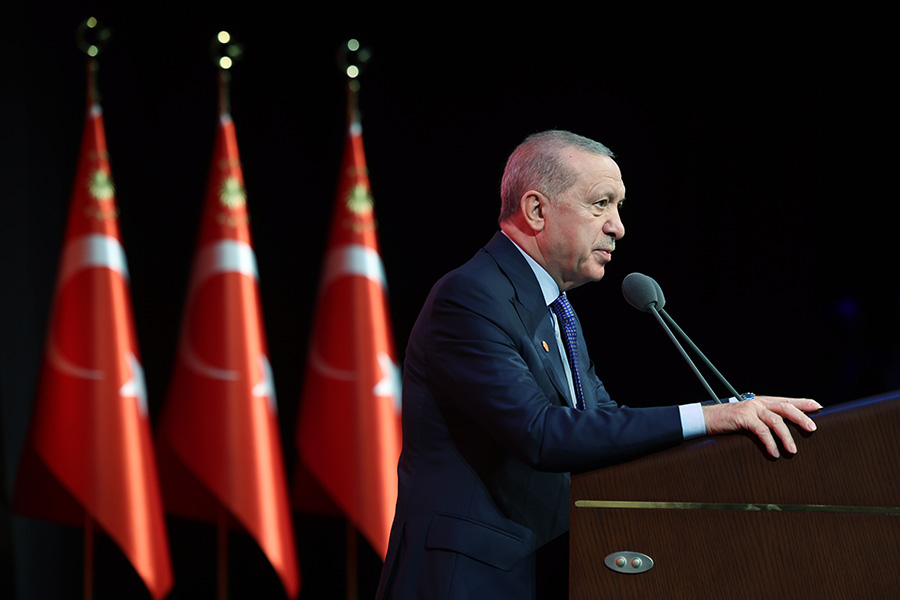 C U M H U R B A S K A N I E R D O G A N K A D I N A V E C O C U G A 1033021 306502