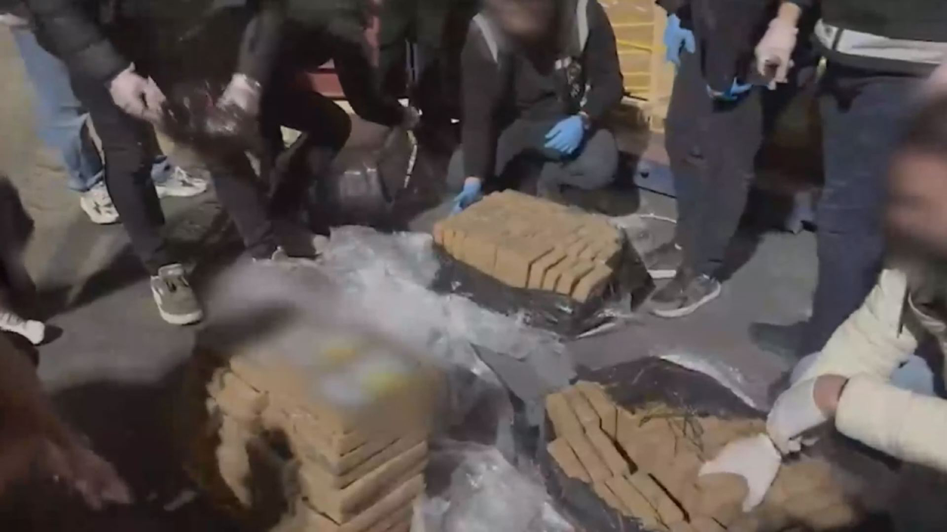 I S T A N B U L A M B A R L I L I M A N I N D A O P E R A S Y O N 1035809 307398