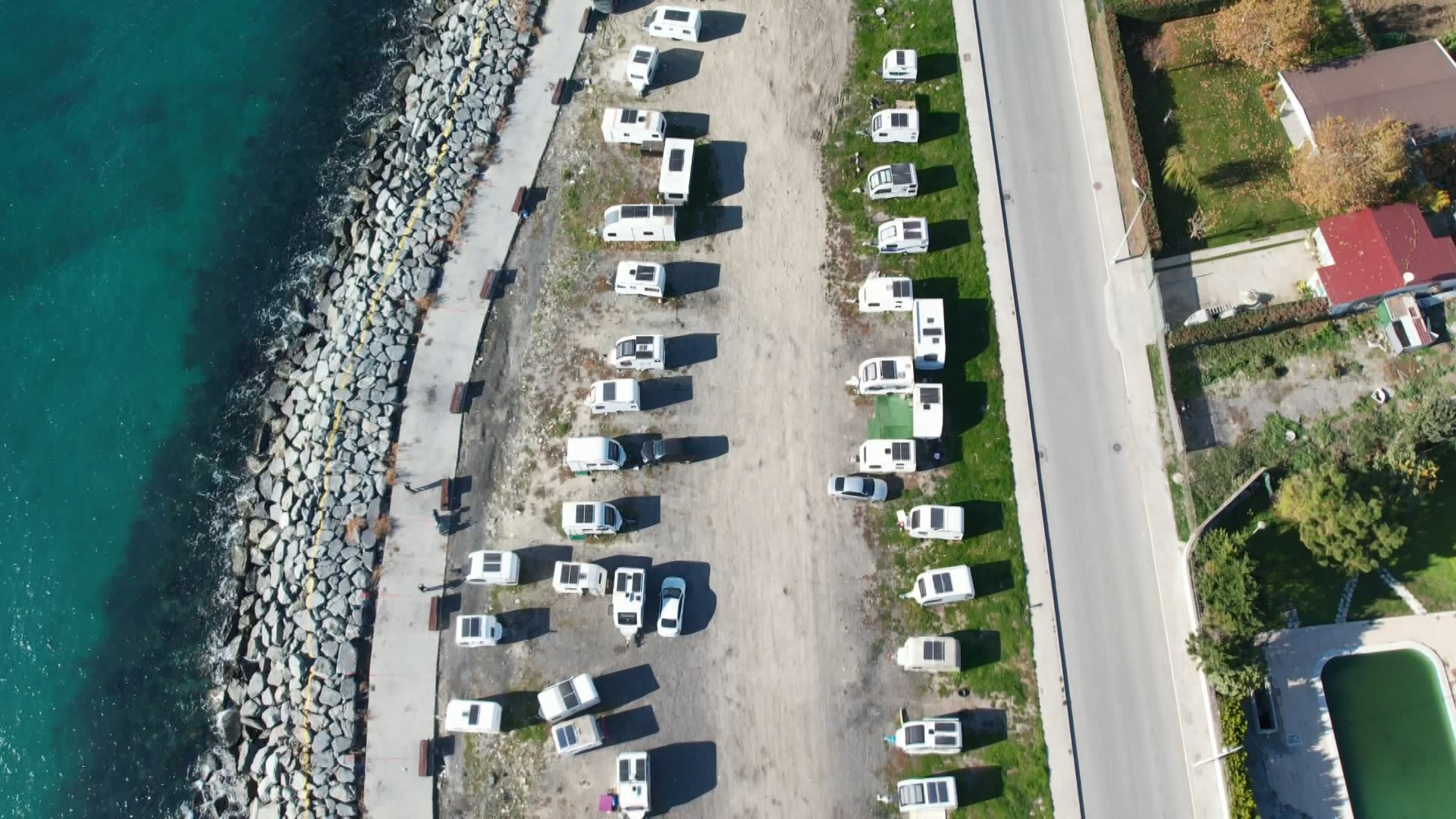 I S T A N B U L B E Y L I K D U Z U N D E S A H I L S E R I D I K 1033413 306668