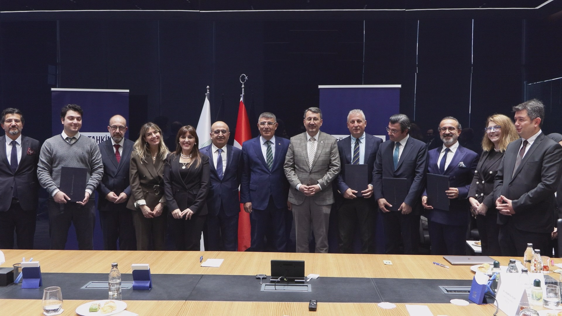 I S T A N B U L H A K E M L E R I N S E F F A F L I G I V E T A R A F 1003602 297778