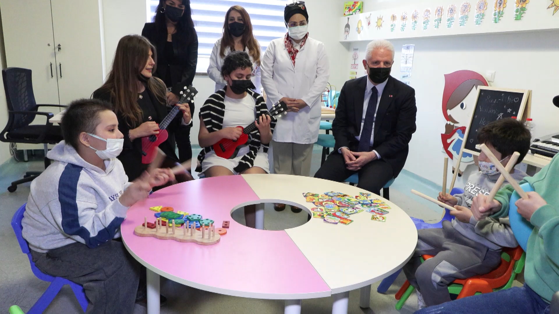 I S T A N B U L V A L I G U L H A S T A N E S I N I F I N I N 997230 295828