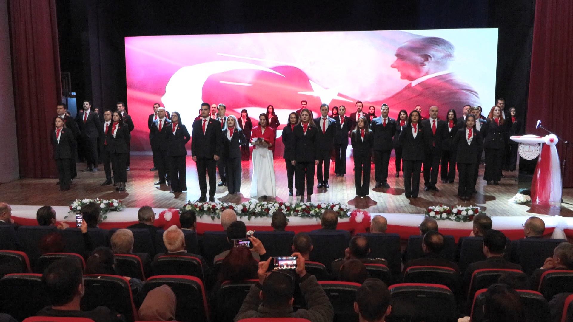 I S T A N B U L V A L I G U L O G R E T M E N I H T I Y A C I M I 1030770 305832