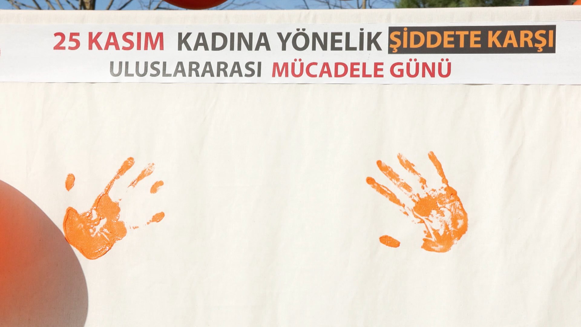 I S T A N B U L V A L I G U L S I D D E T I S A D E C E O L D U R 1032655 306430