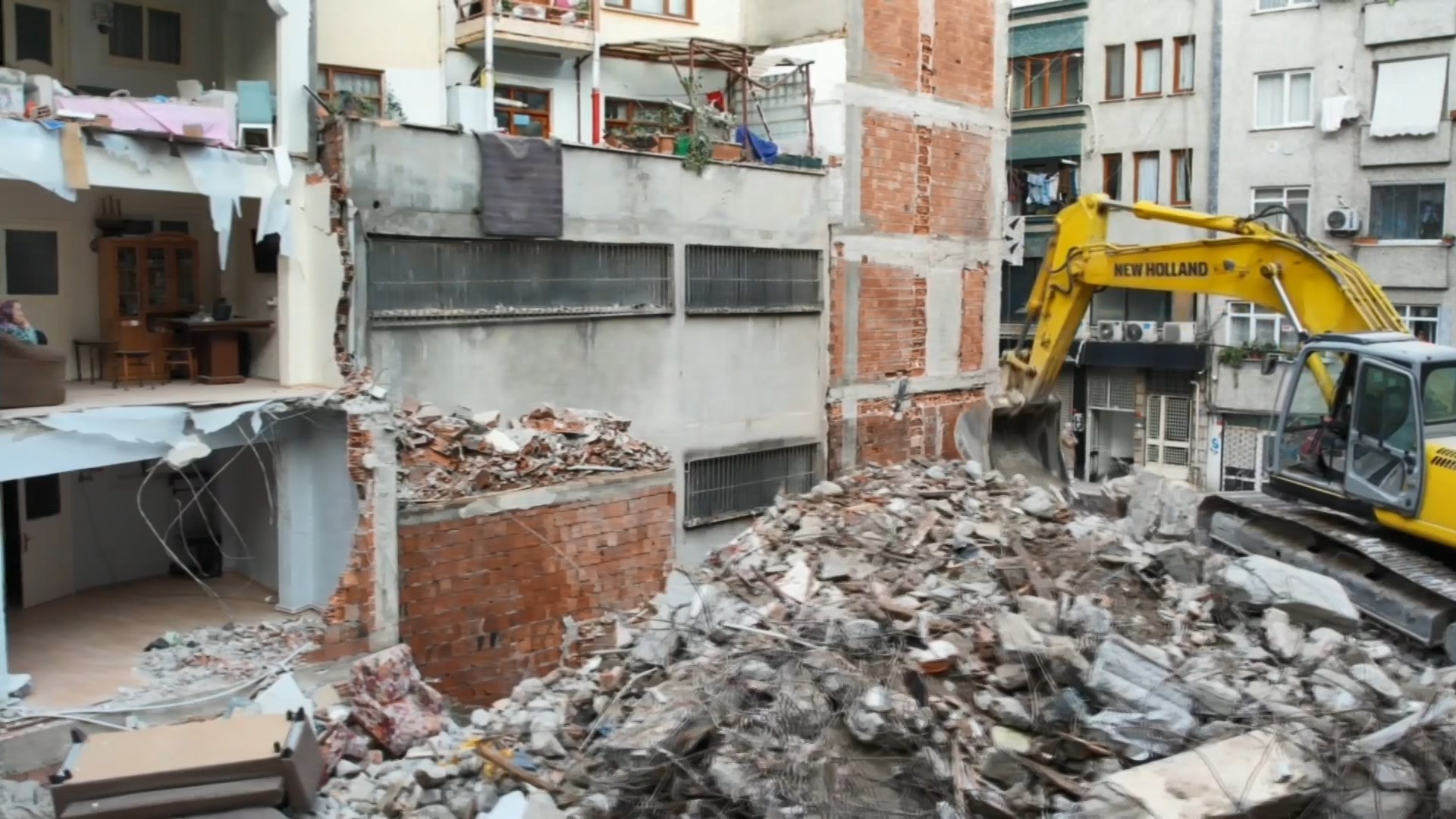 I S T A N B U L Z E Y T I N B U R N U N D A 4 K A T L I B I N A 993224 294683