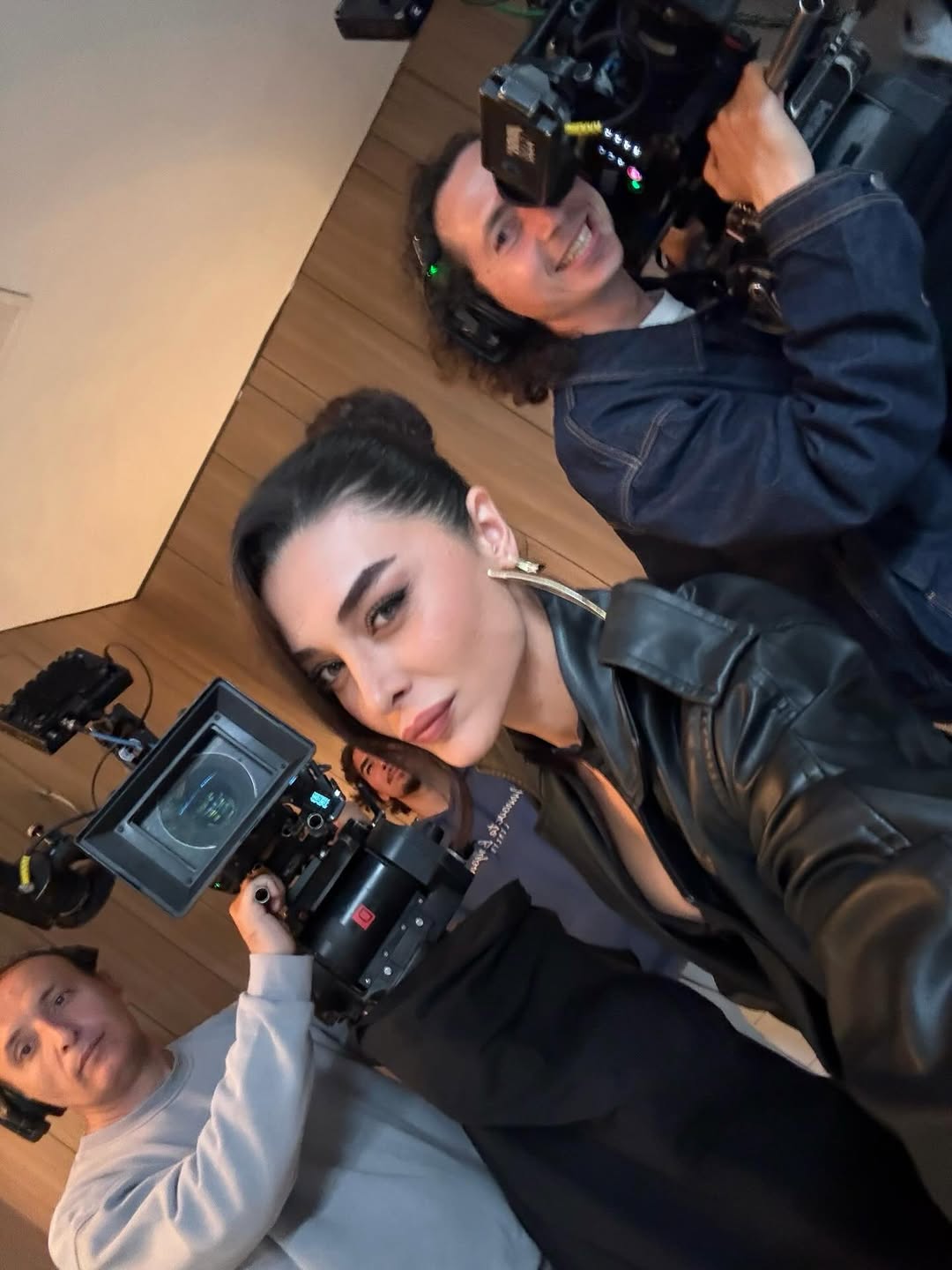 ‘ E S R E F R U Y A P R O F E S Y O N E L B I R O Y U N B A Z T A K I 1041996 309207