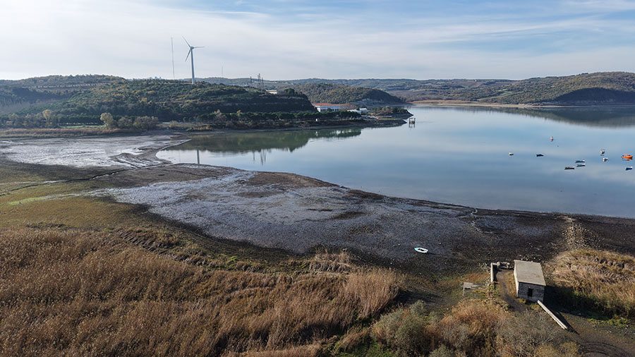 I S T A N B U L A R A L I K A Y I N D A K I Y A G I S Y E T M E D I 1065303 316111-1