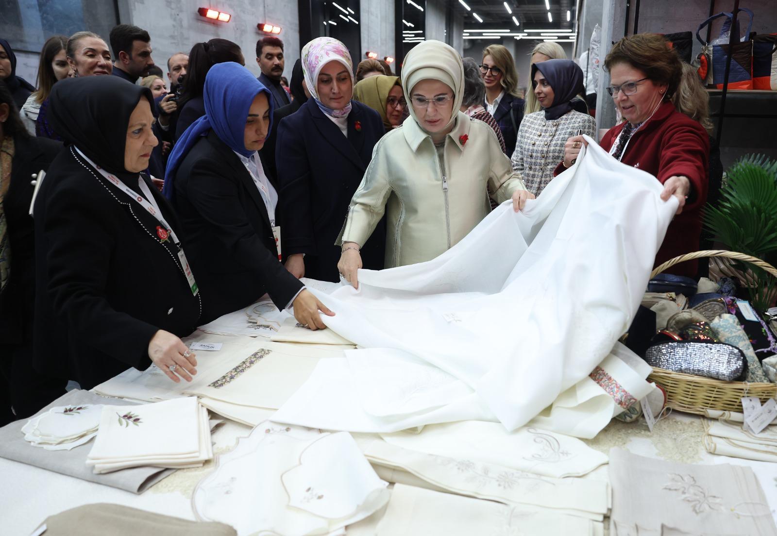 I S T A N B U L E M I N E E R D O G A N T O G E M D E R’ I N ‘ A 1062397 315213