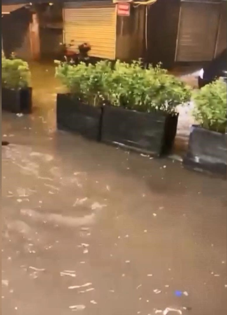 I S T A N B U L I S T A N B U L D A C A D D E V E S O K A K L A R 1051796 312044