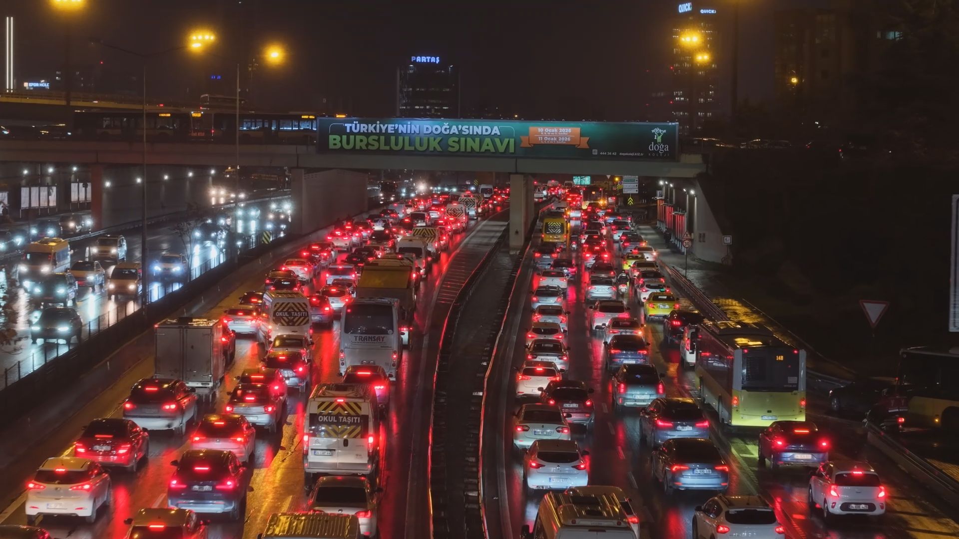 I S T A N B U L I S T A N B U L D A T R A F I K Y O G U N L U G U 1080138 320583